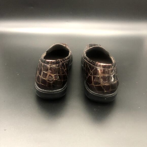 Clarks bendables Brown Vegan Croc Print Loafers, Women's Size 9/EUR 39.5 - Picture 4 of 7